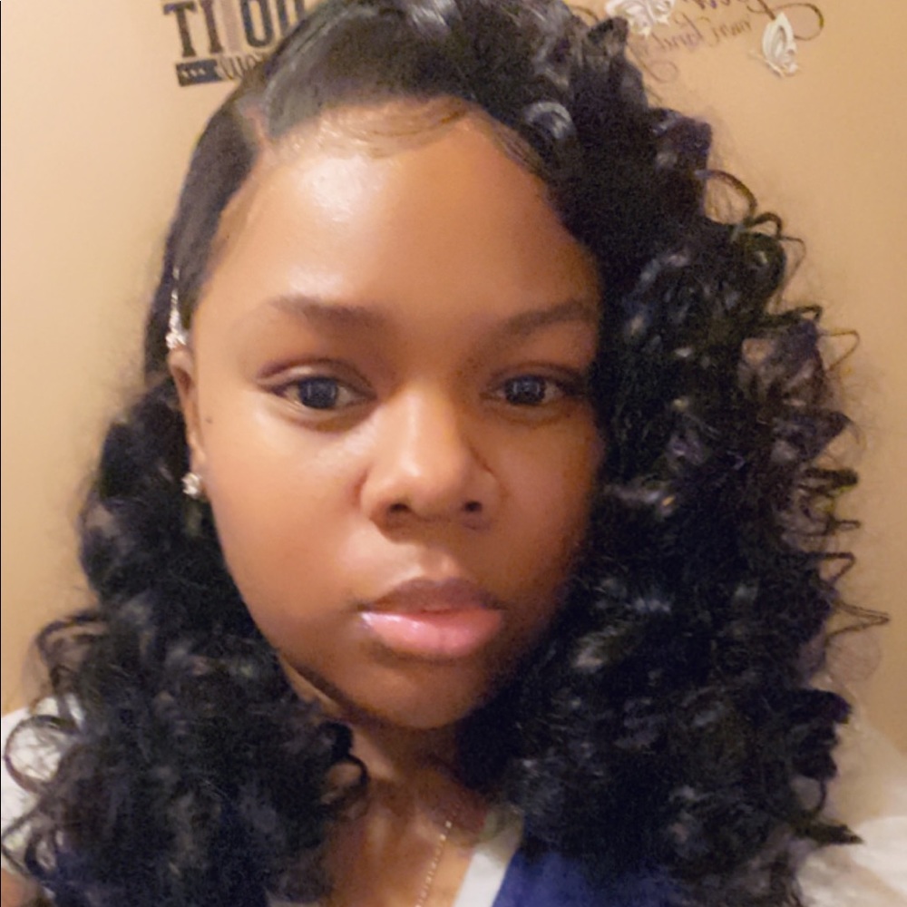 Meet your Posher, Telesha